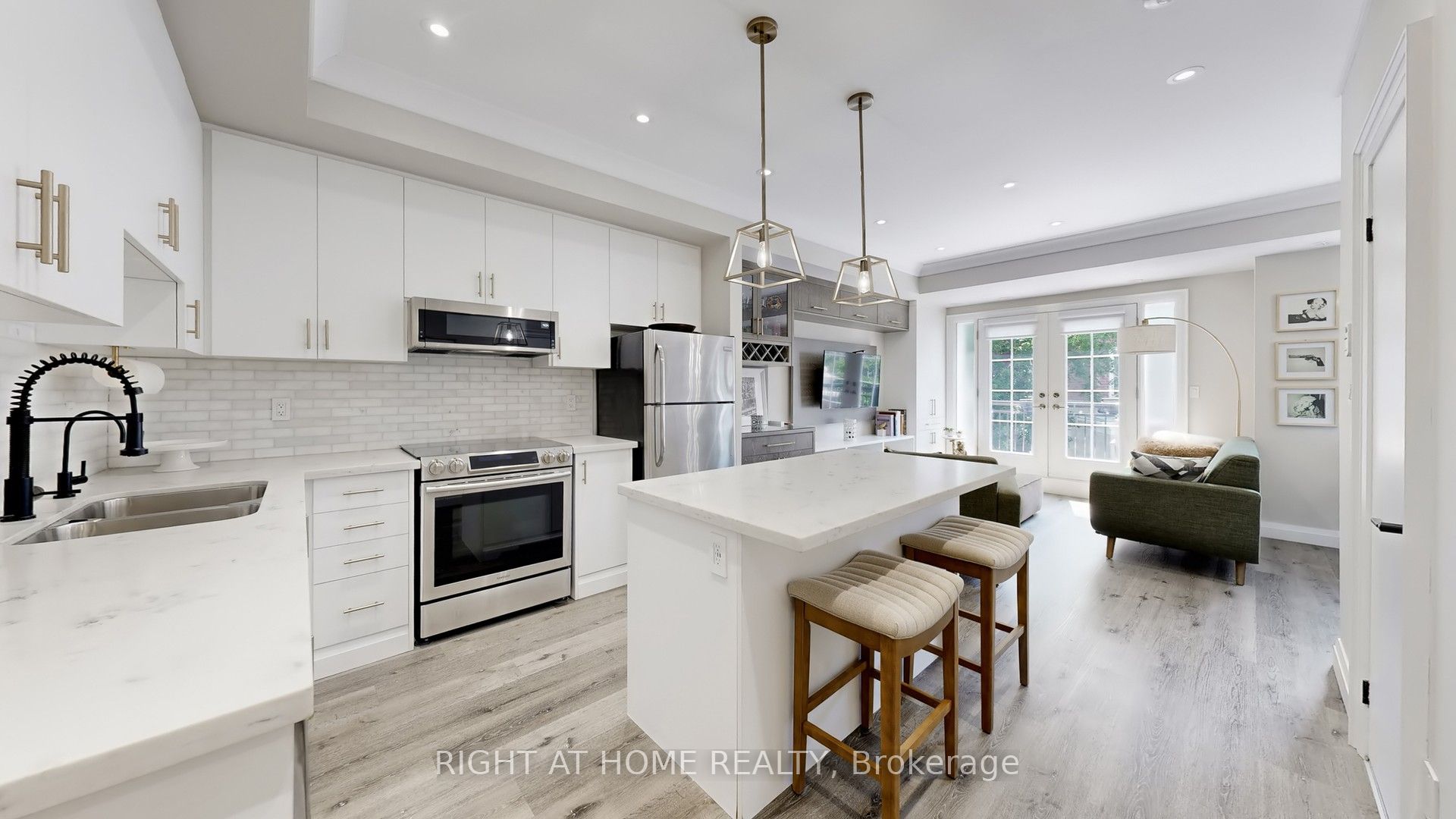 26 Bruce Street B14