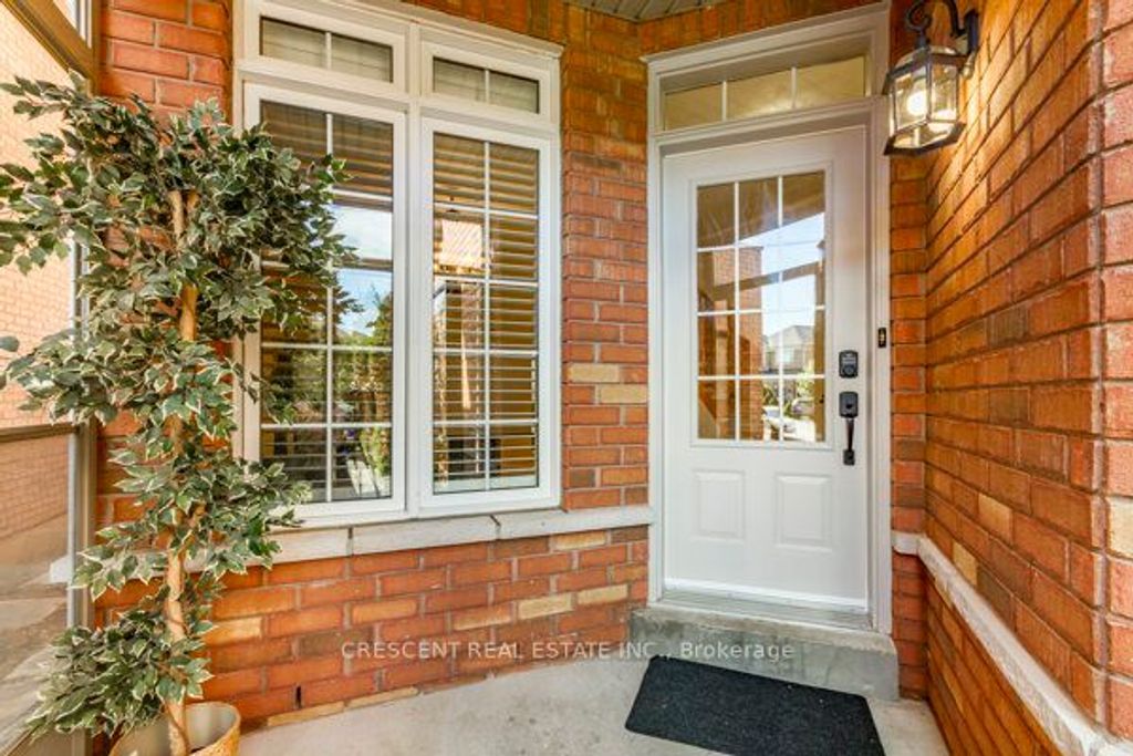 Photo of 5971 Stonebriar Crescent, Mississauga, ON L5V 2T9 (MLS # W12752108)