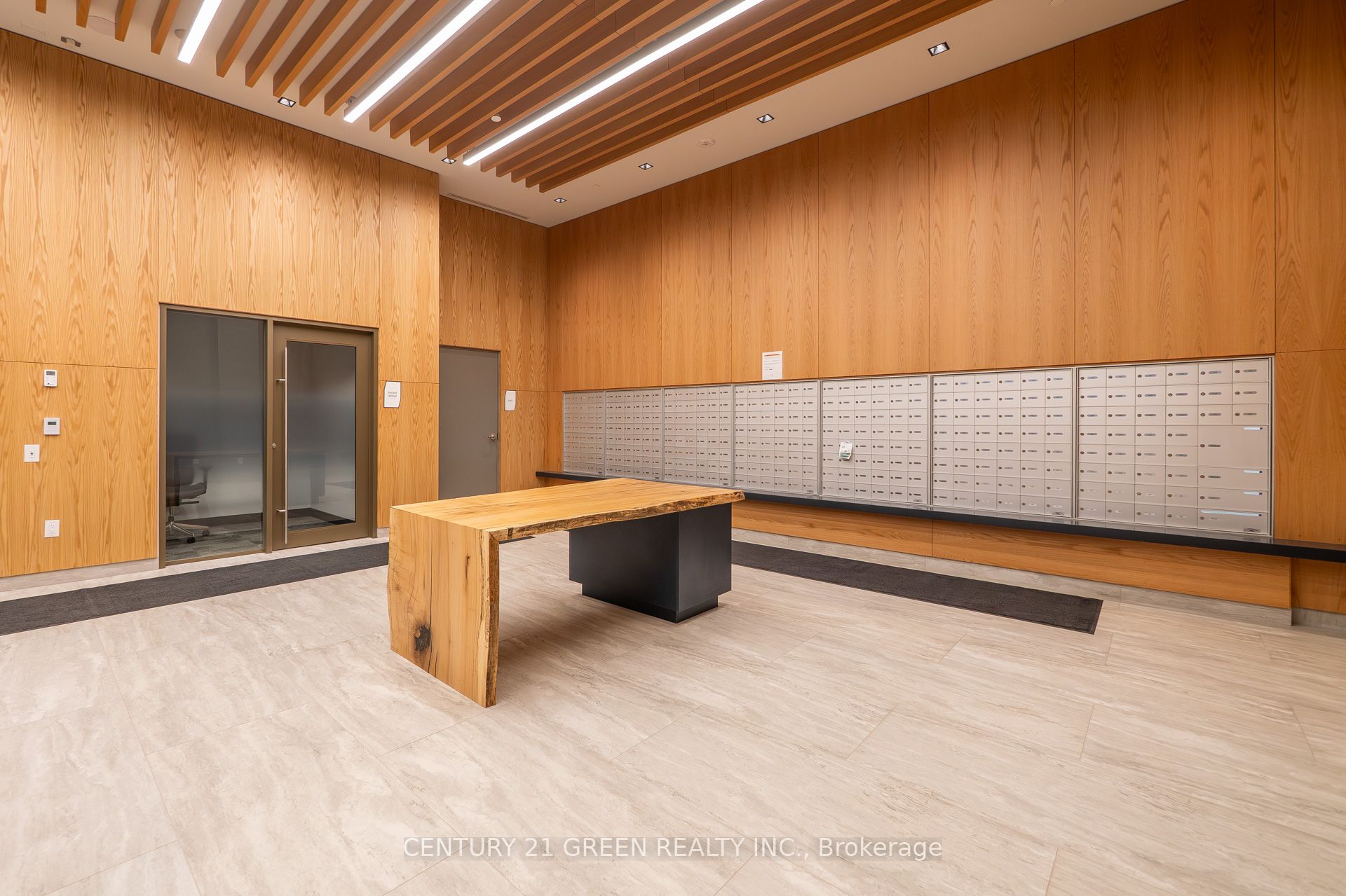 2485 Eglinton Avenue W 1514