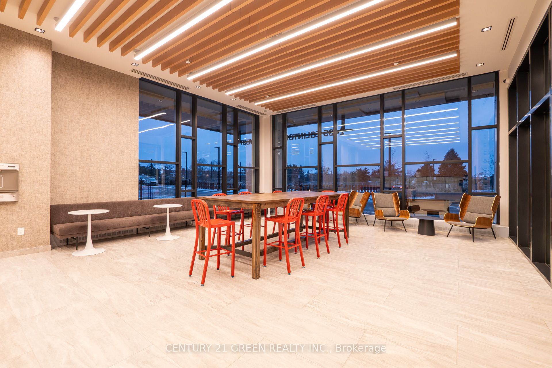 2485 Eglinton Avenue W 1514