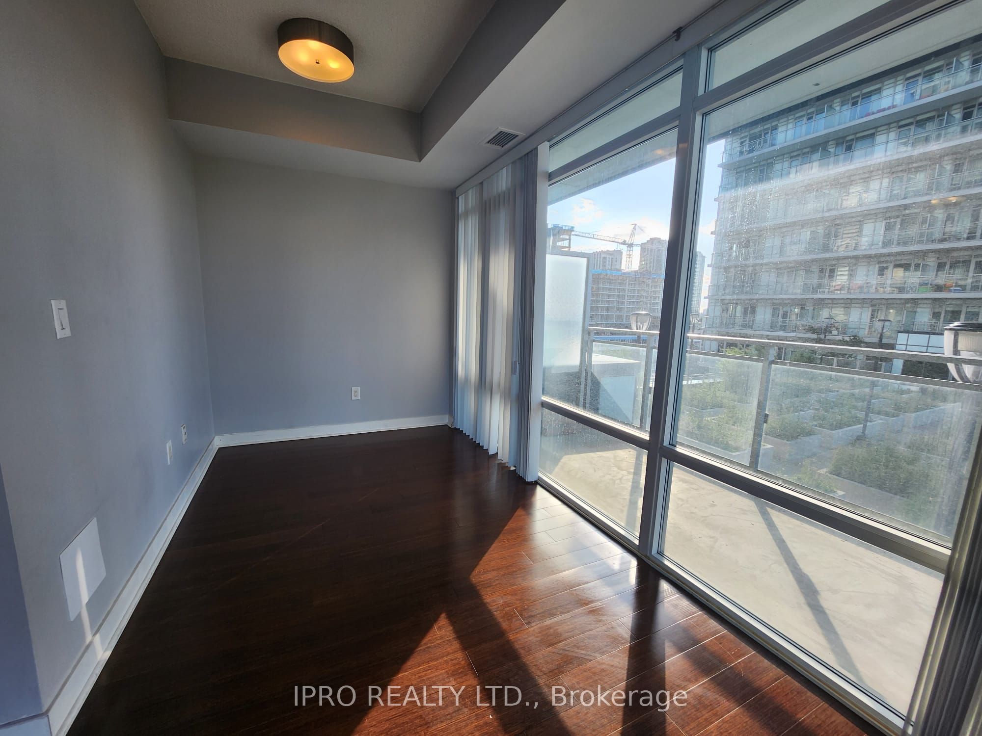 365 Prince of wales Drive 711