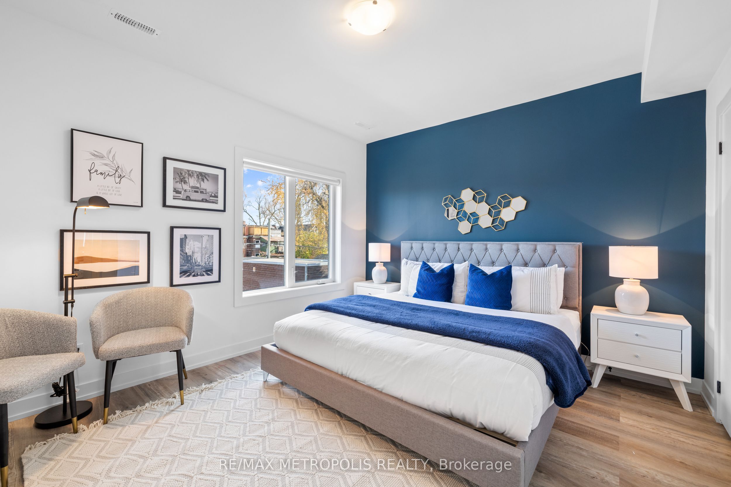 447 - 449 Lansdowne Avenue
