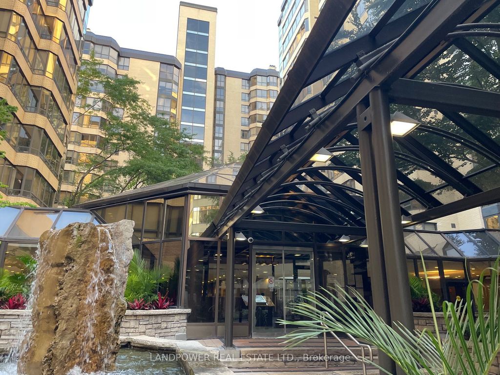 Photo of 280 Simcoe Street #903, Toronto, ON M5T 2Y5 (MLS # C12570136)