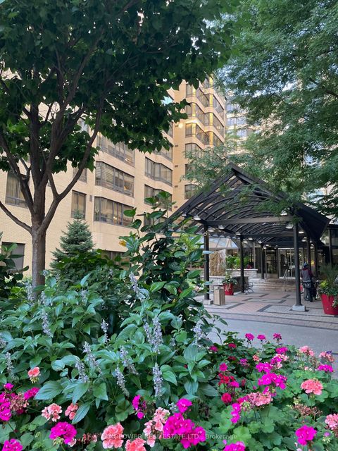 Photo of 280 Simcoe Street #903, Toronto, ON M5T 2Y5 (MLS # C12570136)