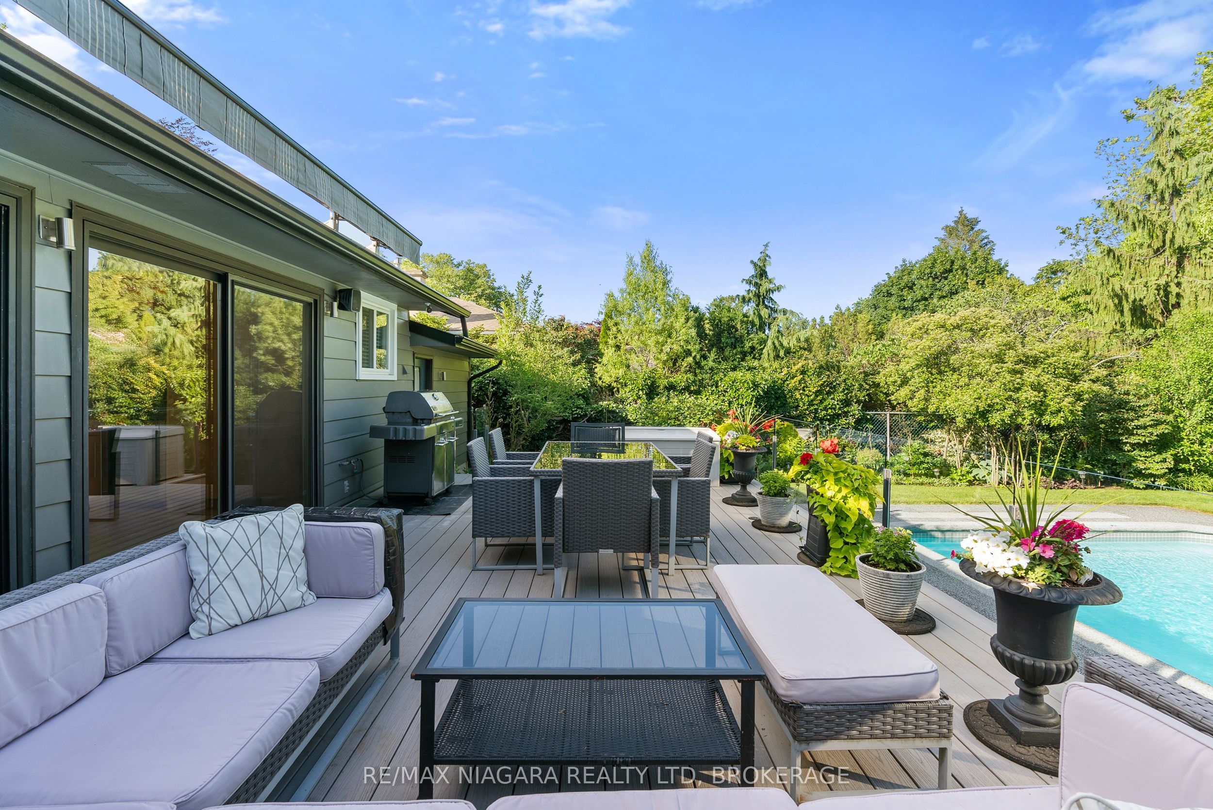 360 DORCHESTER Street