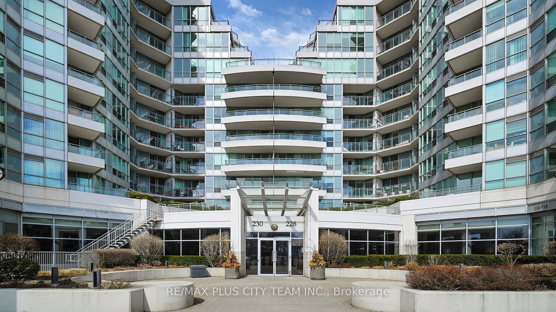 230 Queens Quay W 2323