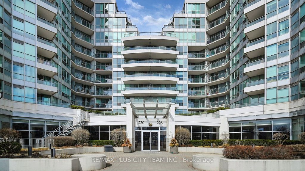 Photo of 230 Queens Quay W #2323, Toronto, ON M5J 2Y7 (MLS # C12642504)