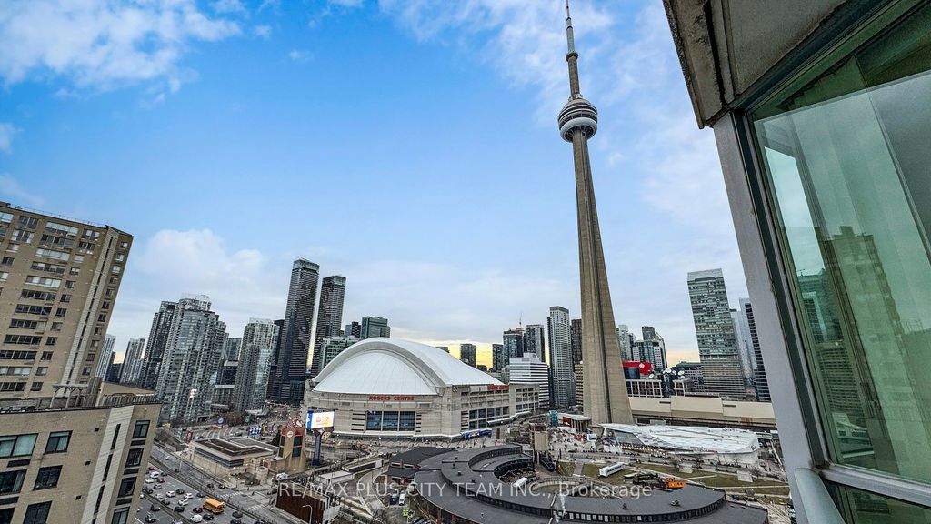 Photo of 230 Queens Quay W #2323, Toronto, ON M5J 2Y7 (MLS # C12642504)