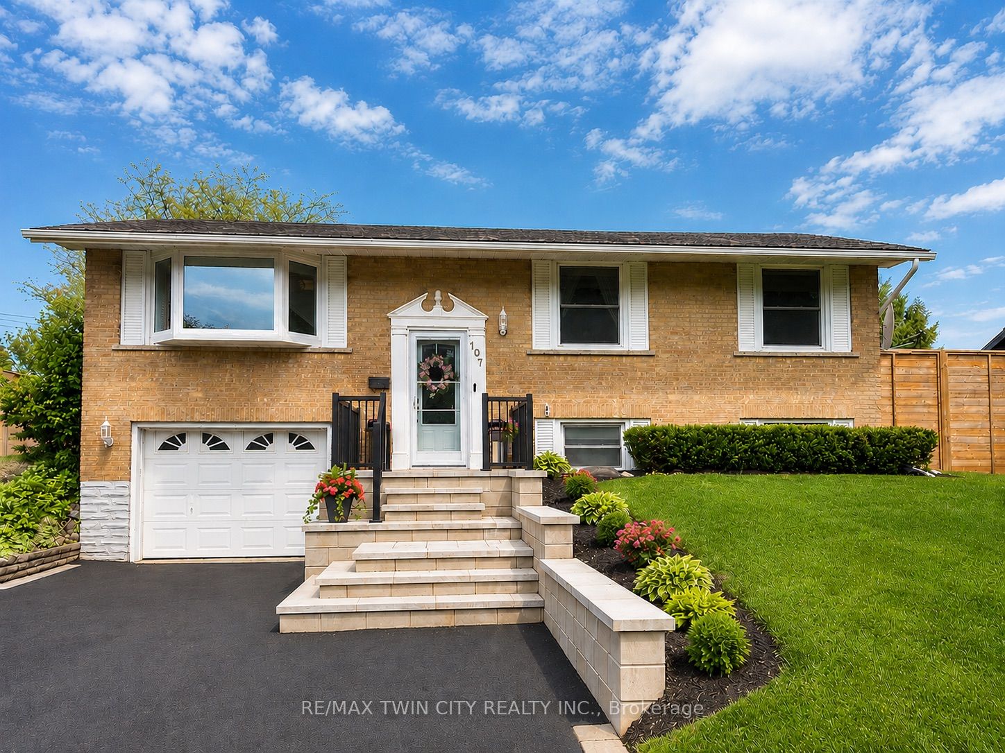 107 Rosslinn Road