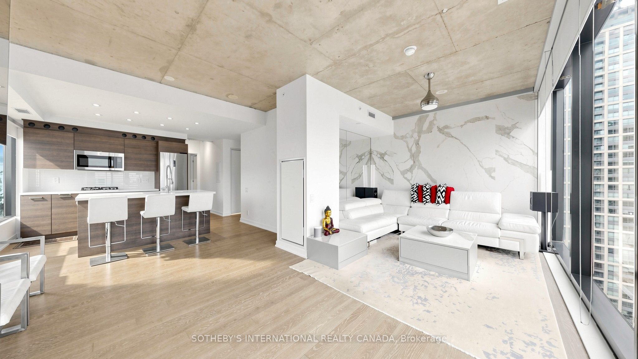 11 Charlotte Street 2807
