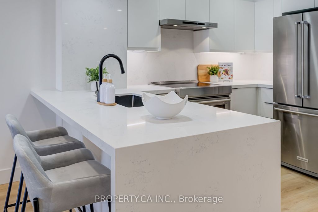Photo of 801 King Street W #1204, Toronto, ON M5V 3C9 (MLS # C12446405)