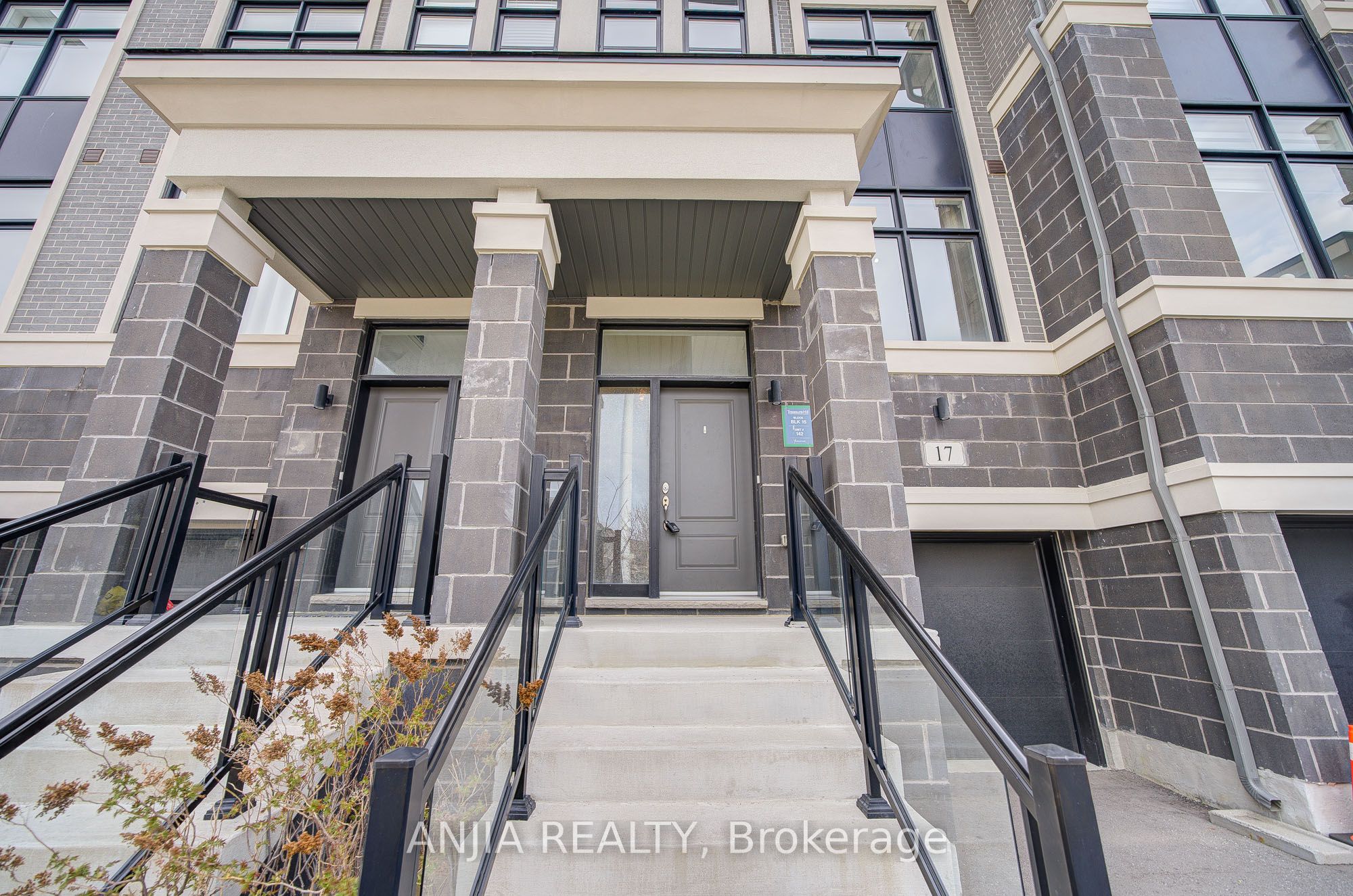 17 Armillo Place