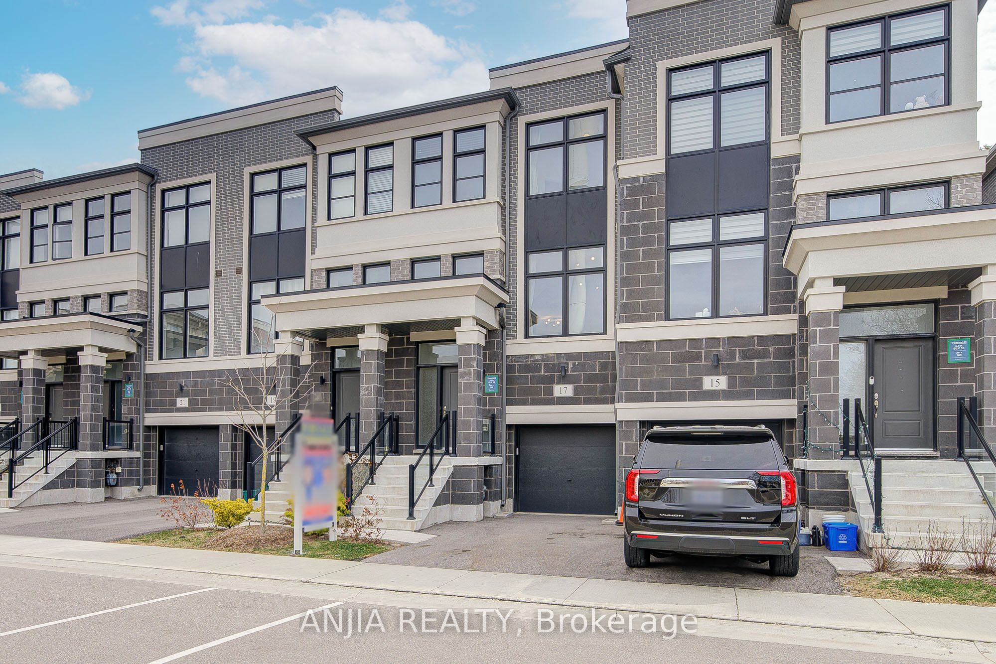 17 Armillo Place