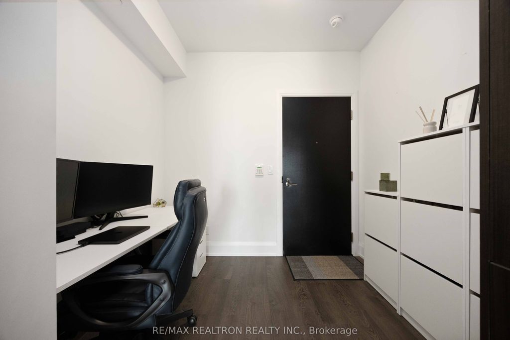 Photo of 101 Erskine Avenue #1312, Toronto, ON M4P 1Y5 (MLS # C12454841)