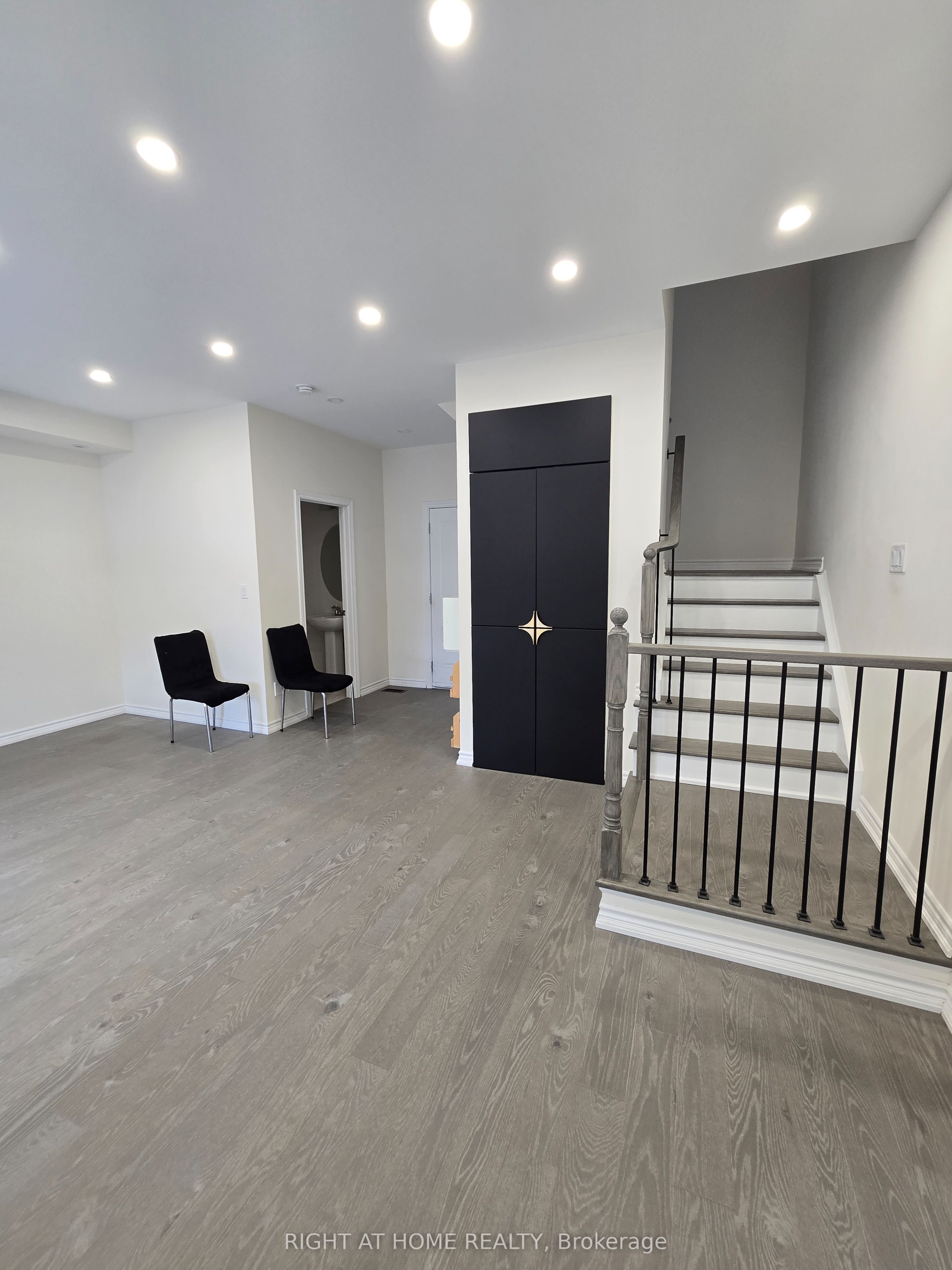 14 Concetta Conte Avenue