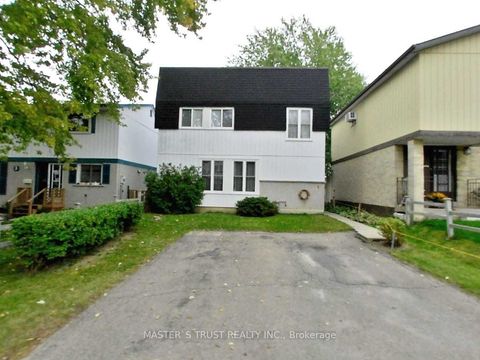 4 Gatsby Square Brampton ON L6S 2H4
