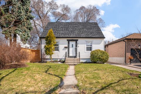 21 Avon Park Drive Toronto ON M8Z 3X4