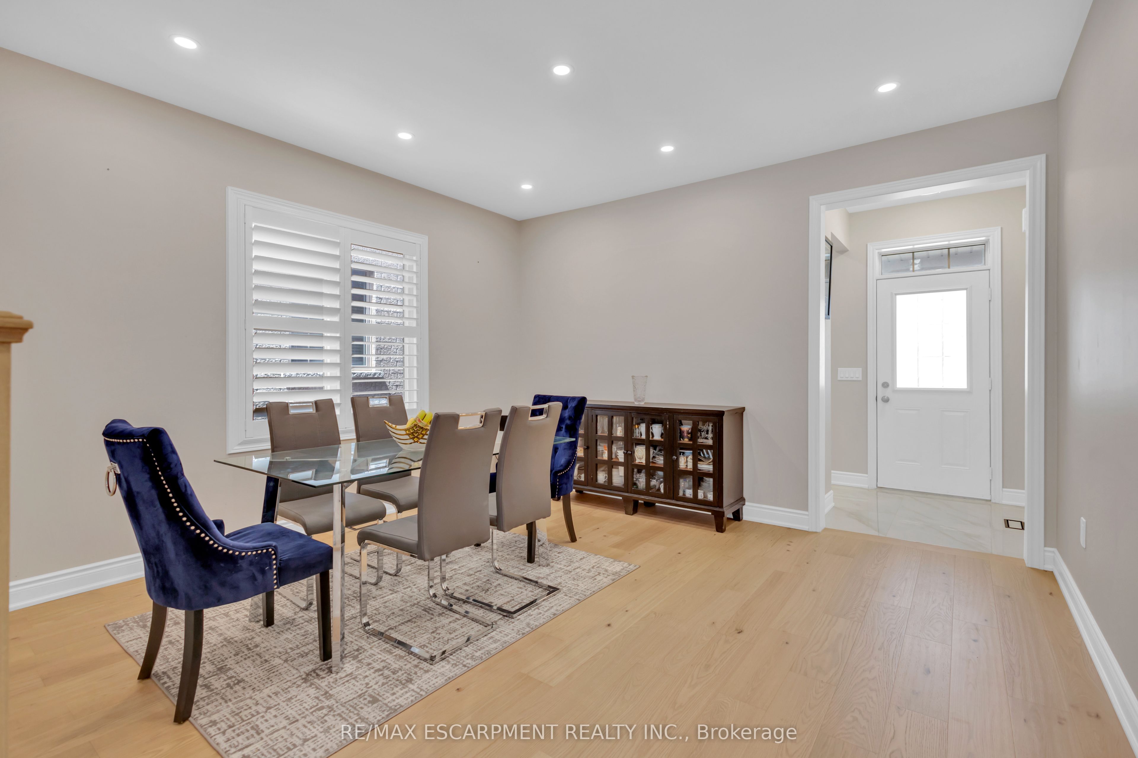 1454 Chretien Street