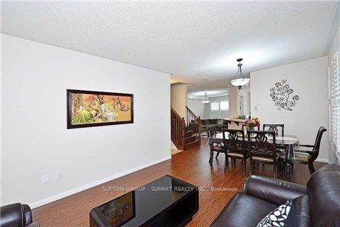 489 Tyrone Crescent