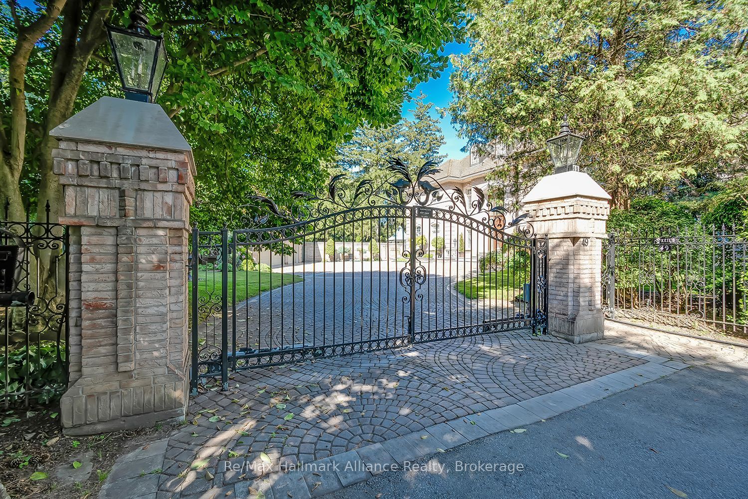 49 Cox Drive