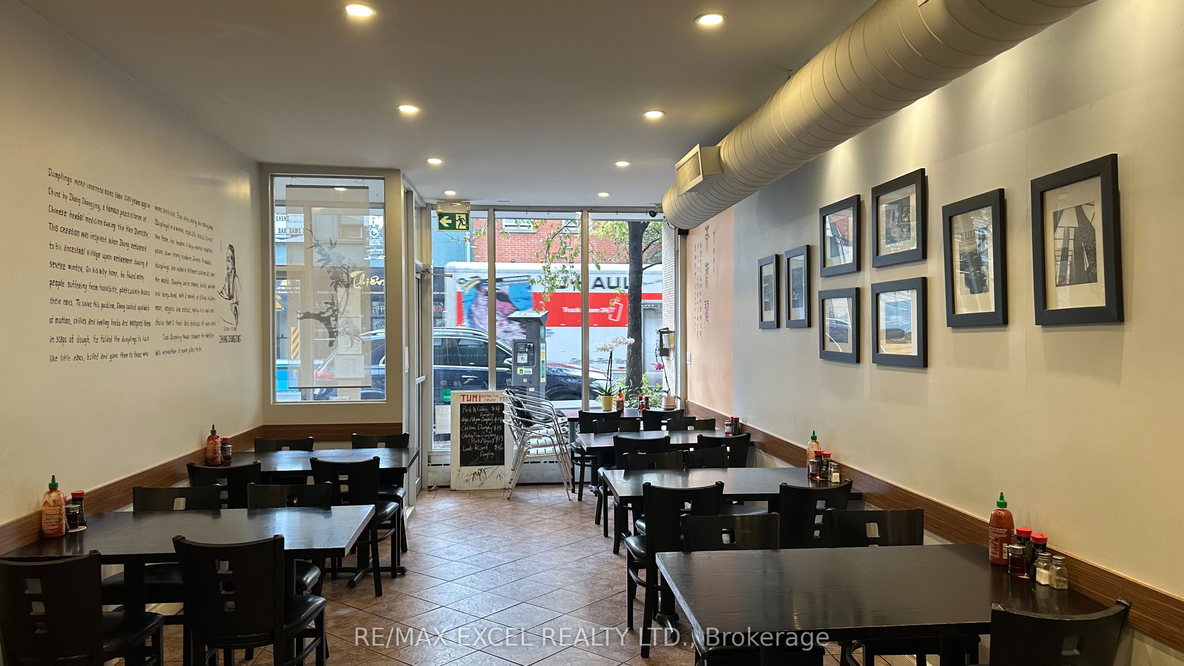 2904 DUNDAS Street W