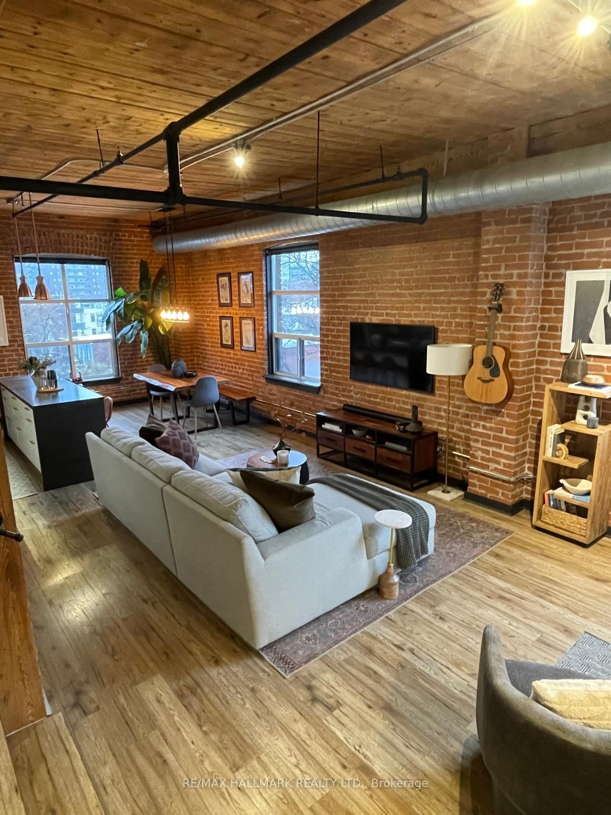 426 Queen Street E 406