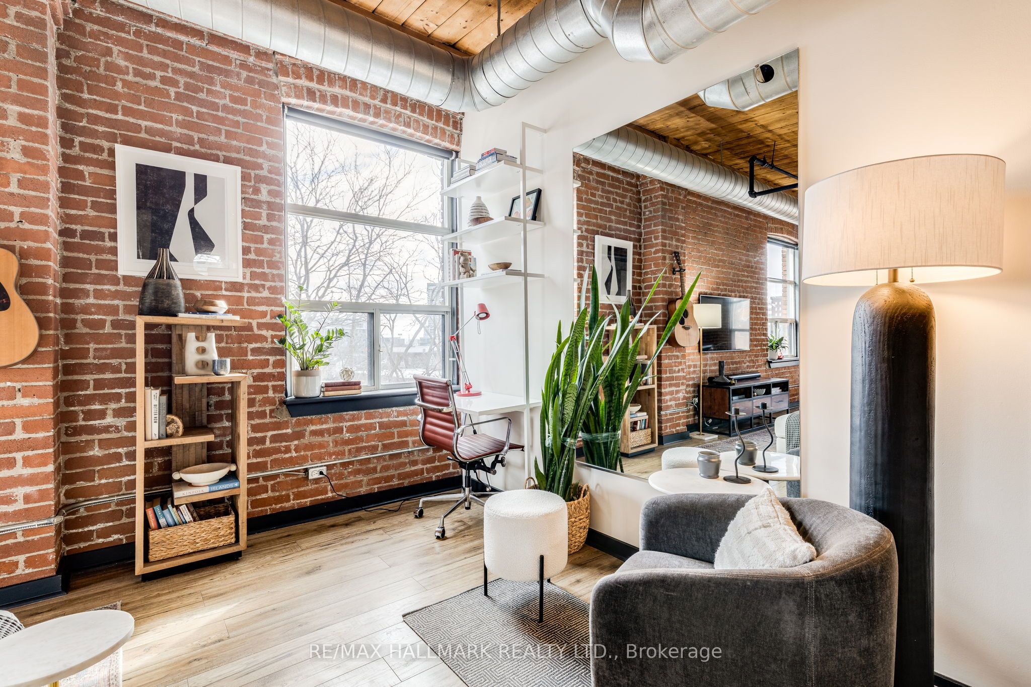 426 Queen Street E 406