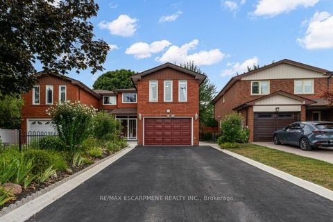 94 Bremen Lane Mississauga ON L5M 2N5