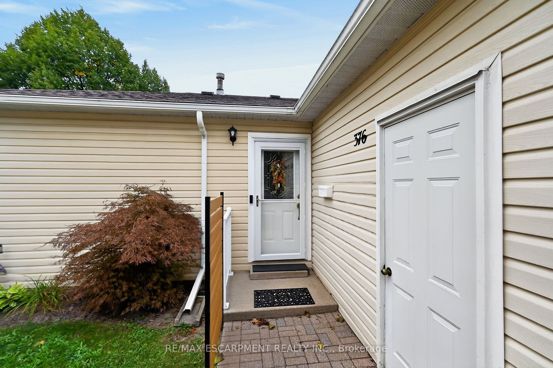 376 SILVERBIRCH Boulevard