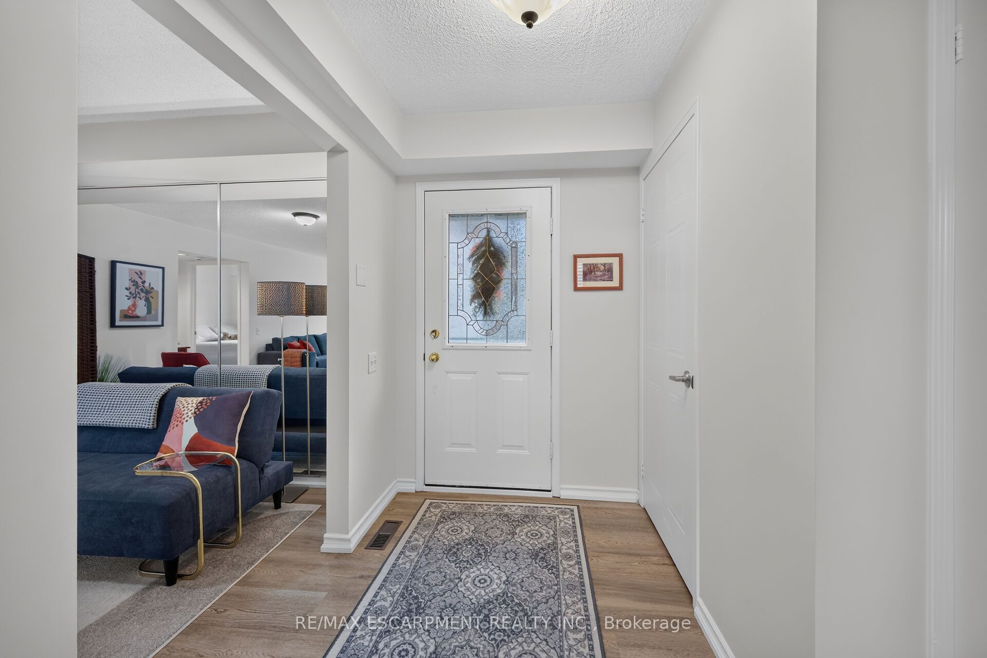 376 SILVERBIRCH Boulevard