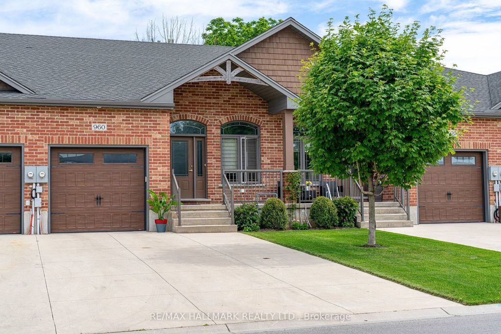 Photo of 960 17TH Street E, Owen Sound, ON N4K 2A5 (MLS # X13499306)