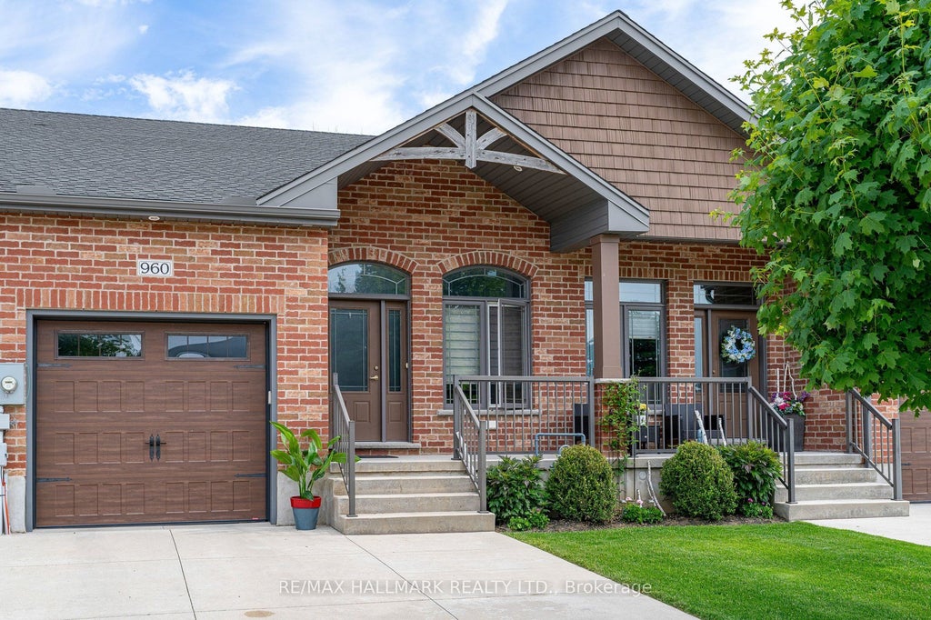 Photo of 960 17TH Street E, Owen Sound, ON N4K 2A5 (MLS # X13499306)