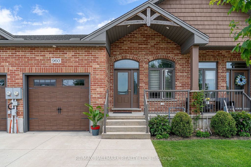 Photo of 960 17TH Street E, Owen Sound, ON N4K 2A5 (MLS # X13499306)