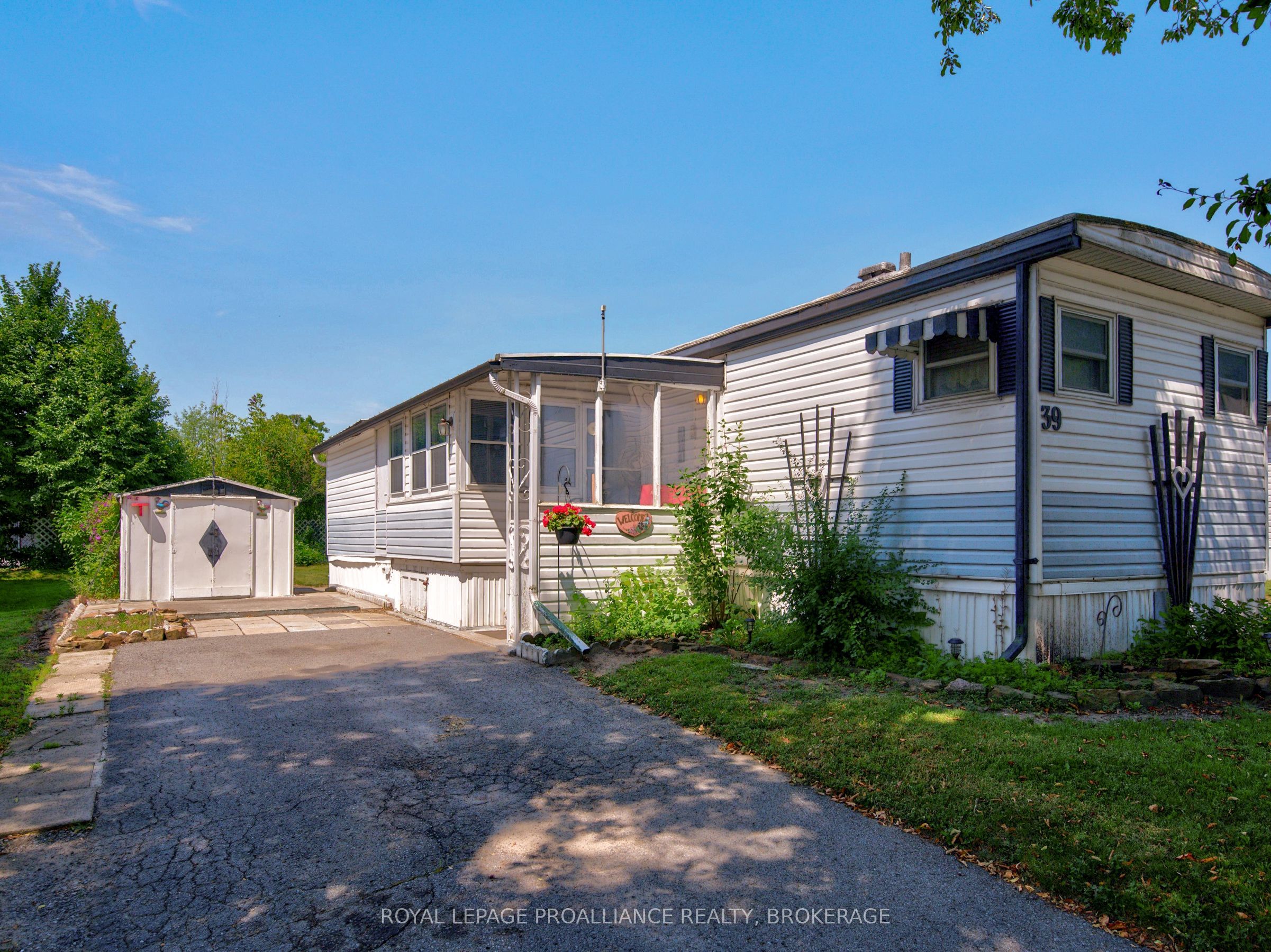 Photo 1 of 23 — 39 Worthington Way, Kingston, ON K7K 5C2