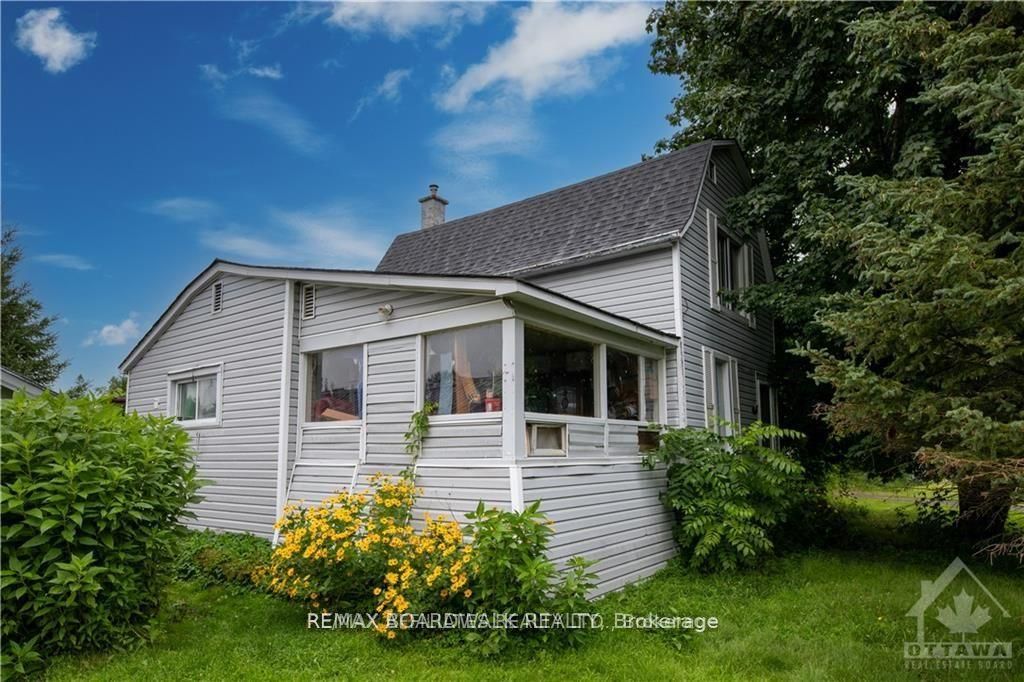 Photo of 46 Adelaide Street, Edwardsburgh/Cardinal, ON K0E 1E0 (MLS # X12873216)