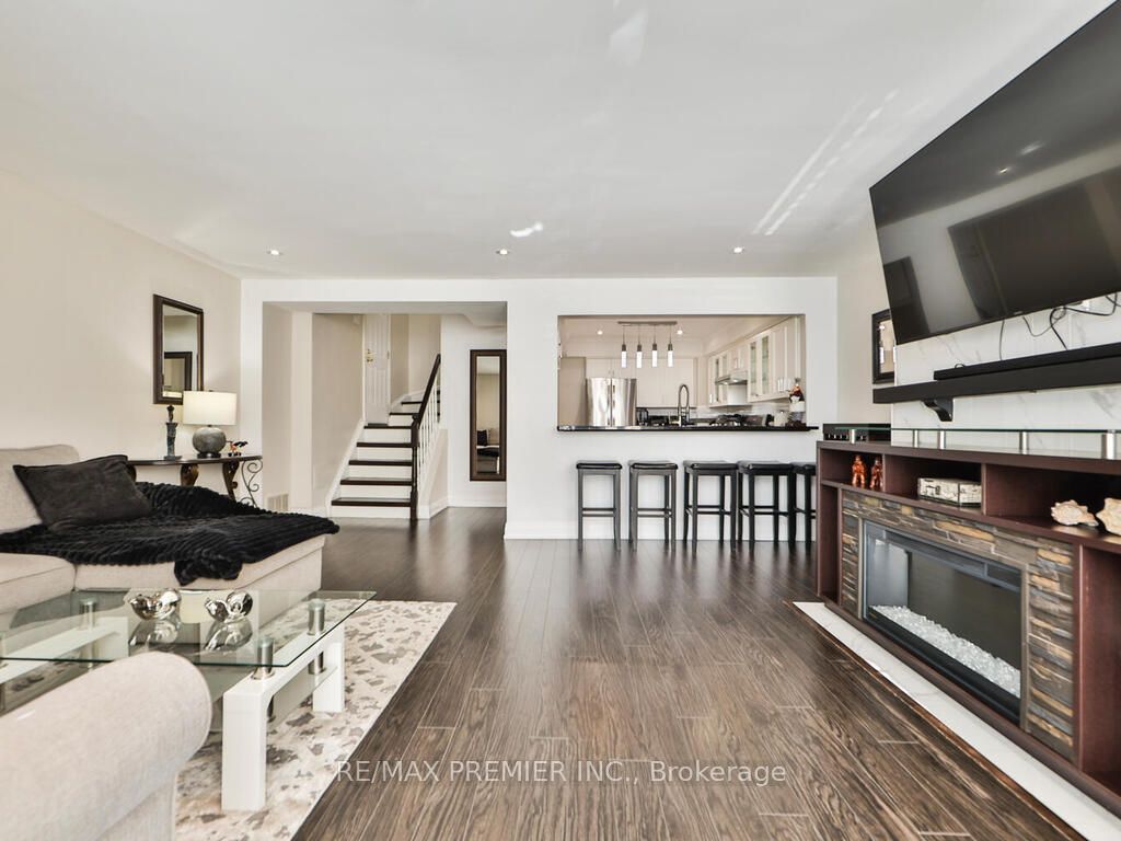 Photo of 100 Arbors Lane #8, Vaughan, ON L4L 7G4 (MLS # N12942328)