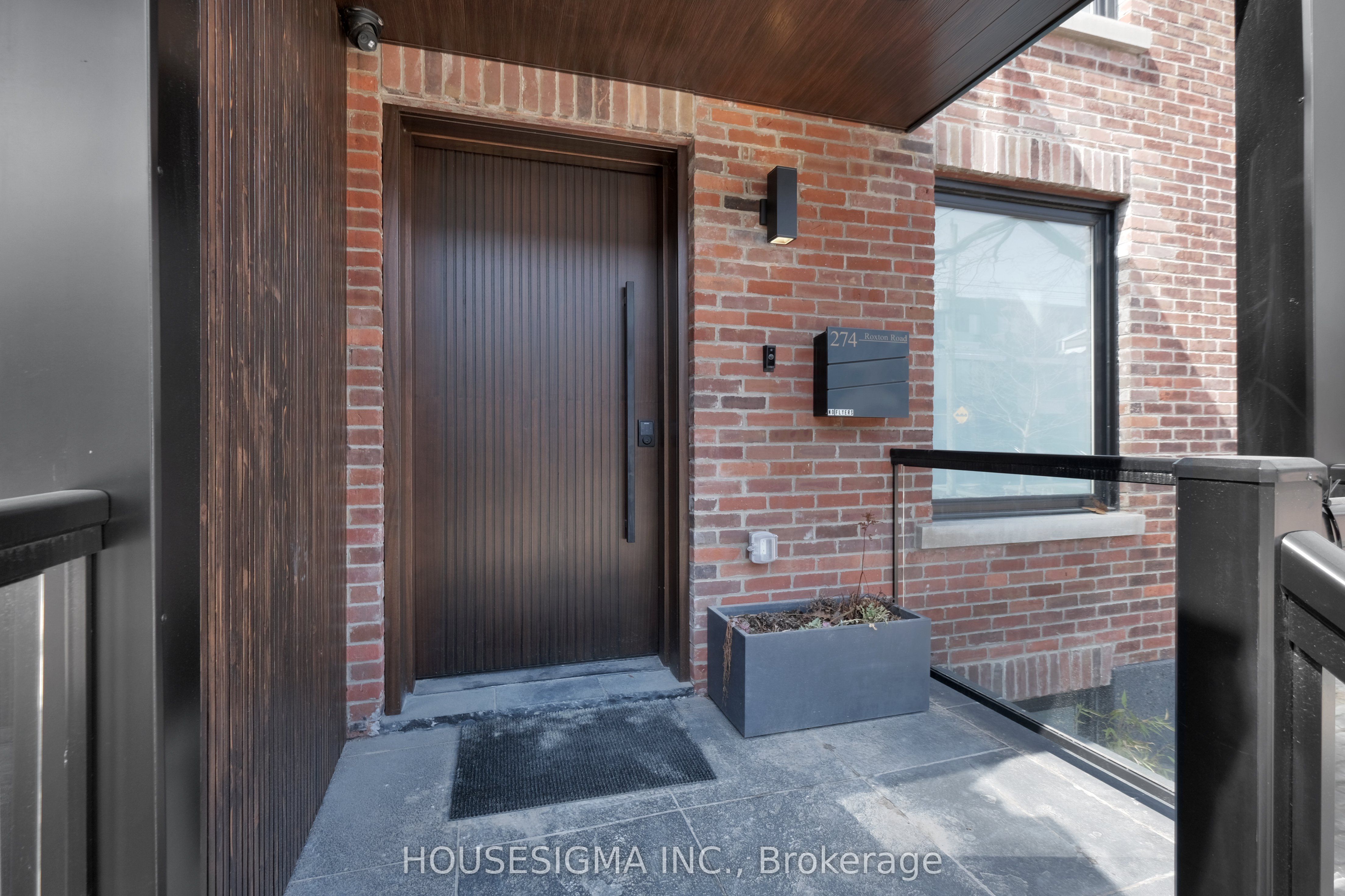 274 Roxton Road Main