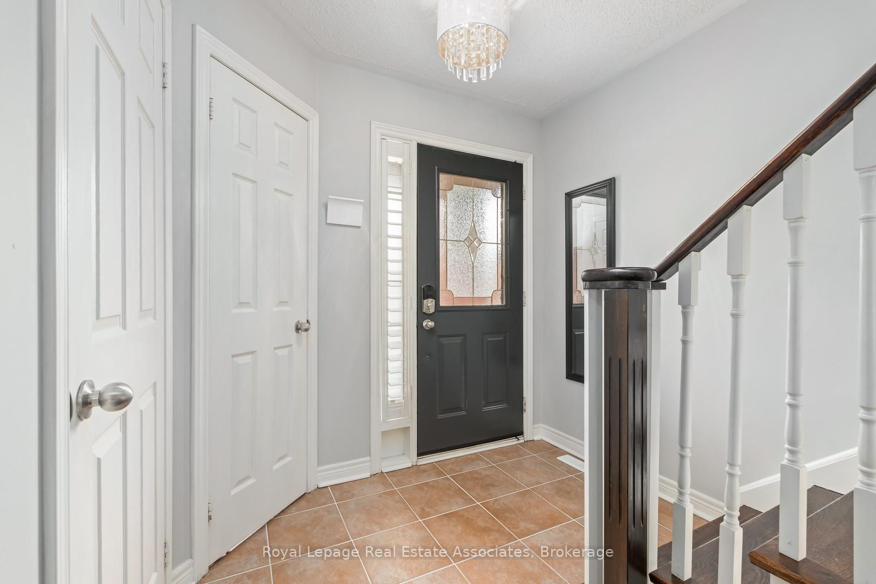 28 Gilmer Court