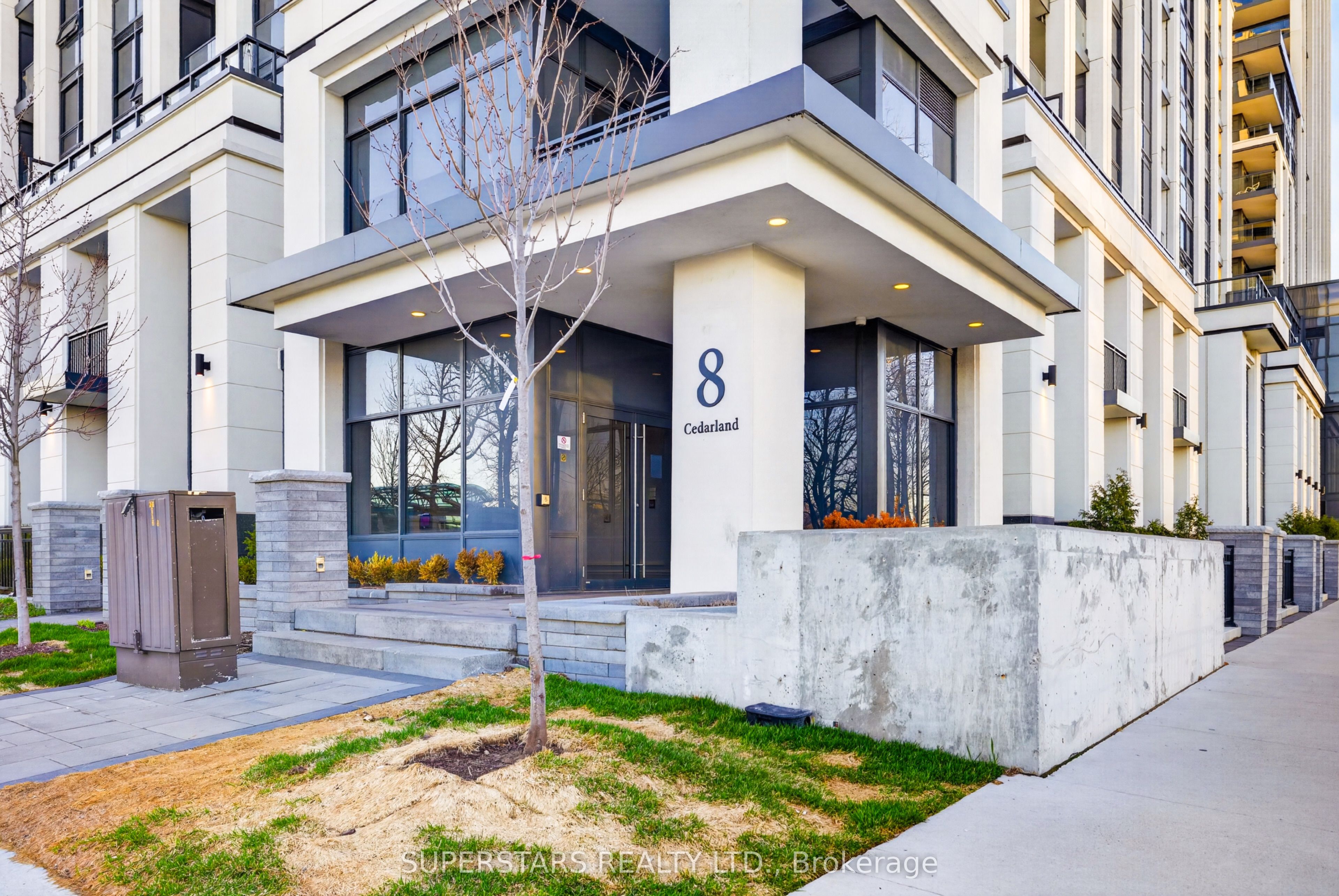 8 Cedarland Drive W118