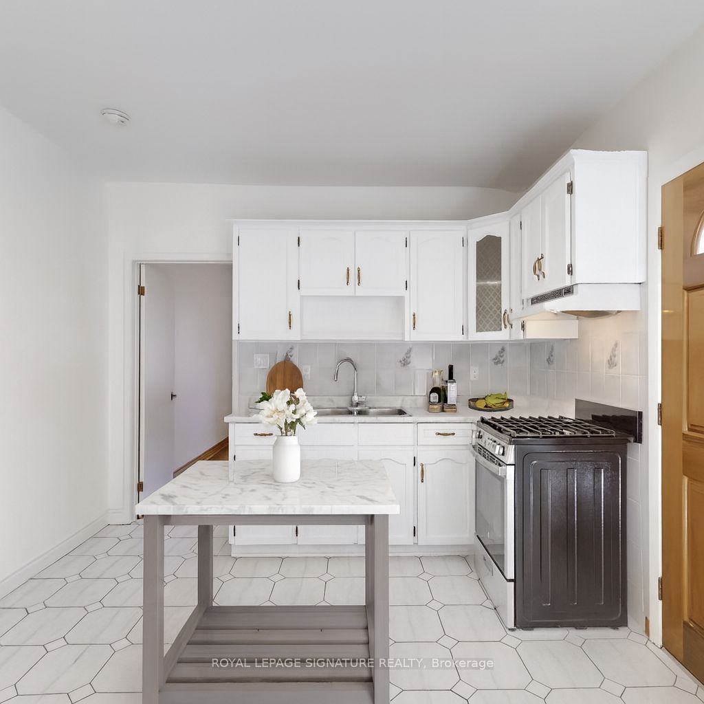 247 Palmerston Avenue Main