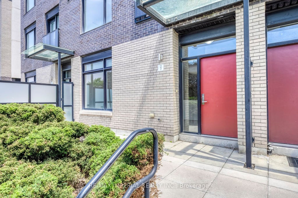 Photo of 4020 Parkside Village Drive #7, Mississauga, ON L5B 0K2 (MLS # W13654918)