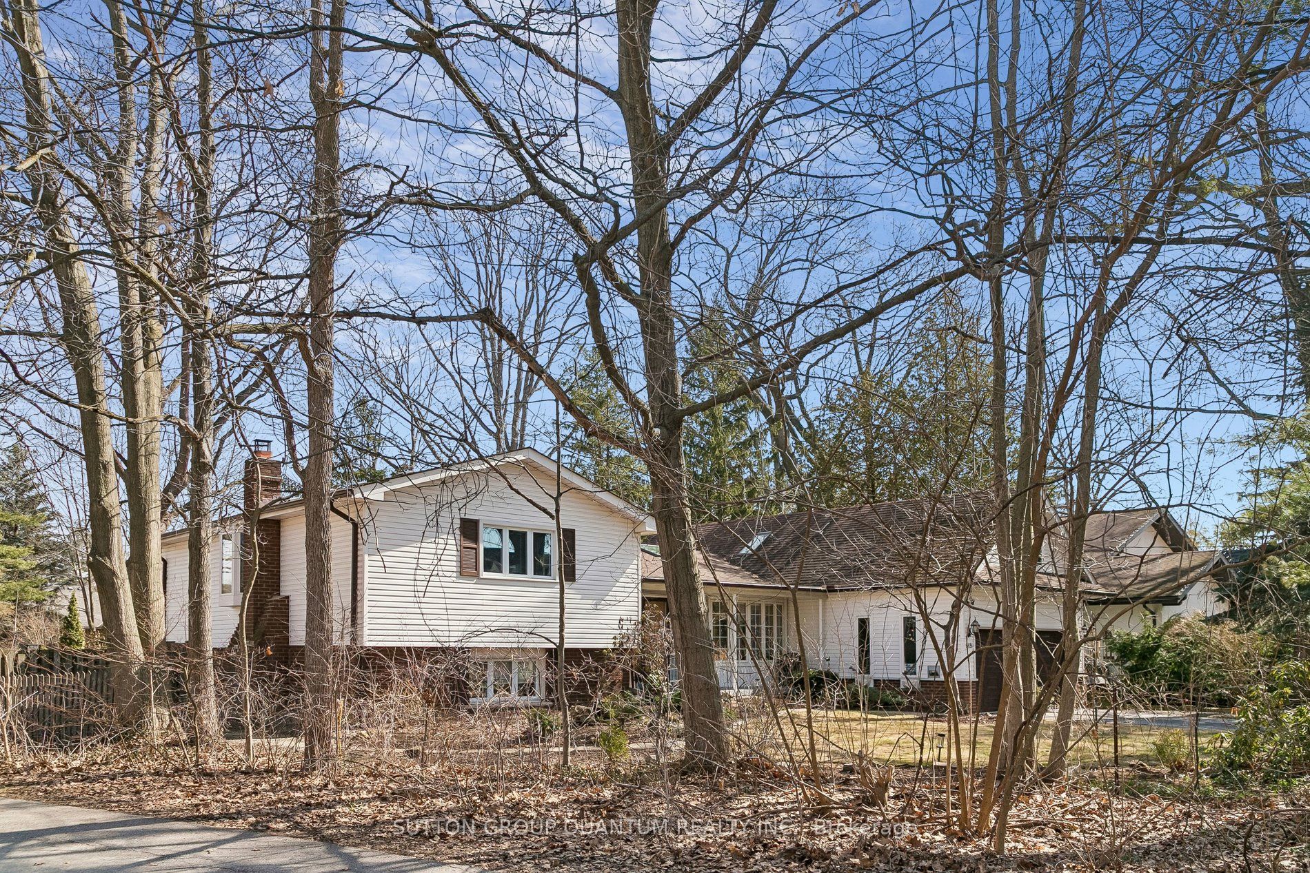 1431 Queen Victoria Avenue