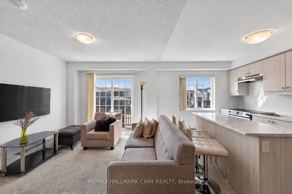 Photo of 39 Kodiak Terrace, Barrie, ON L9J 0J4 (MLS # S13038276)