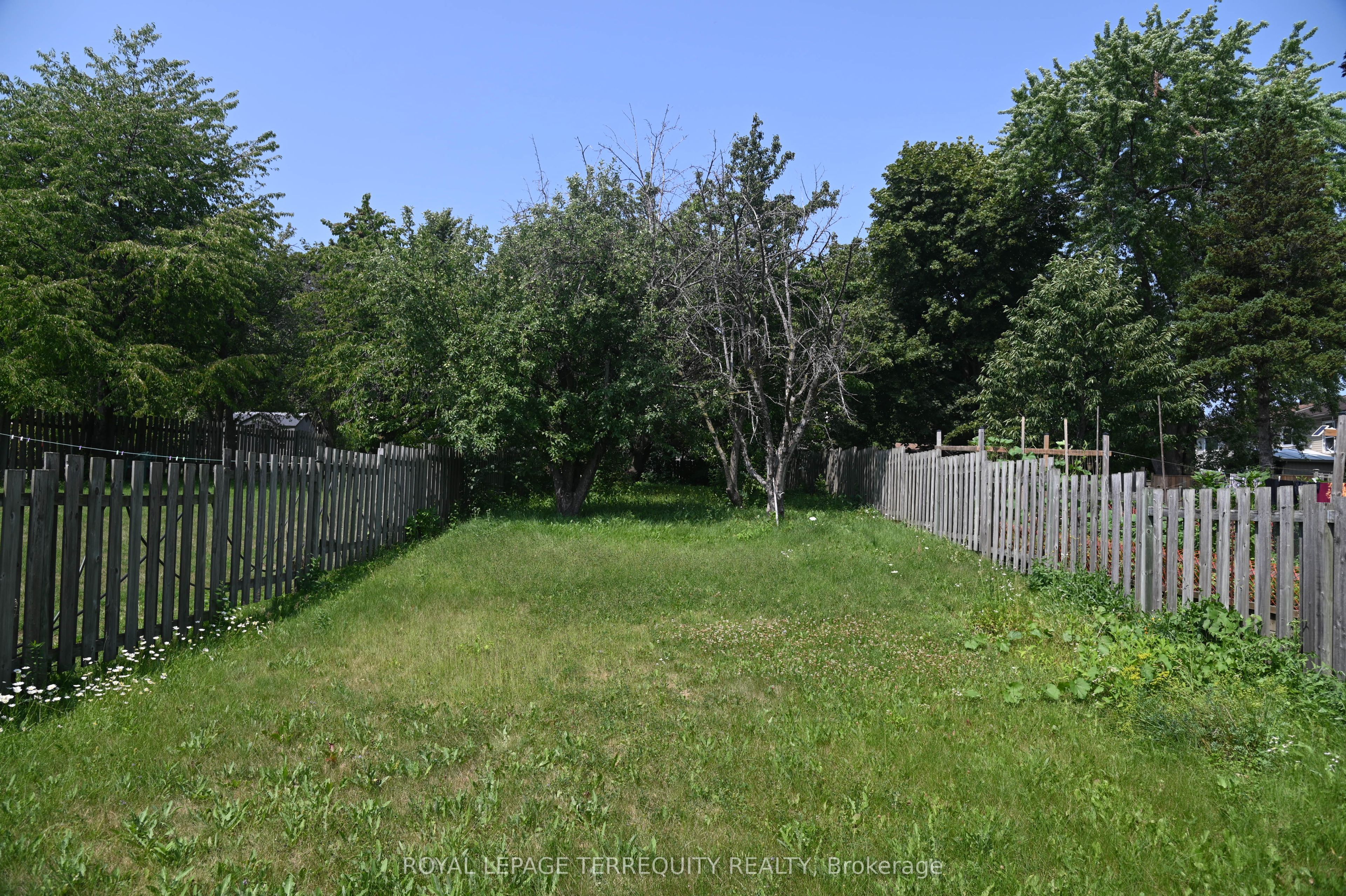 22 White Heather Boulevard