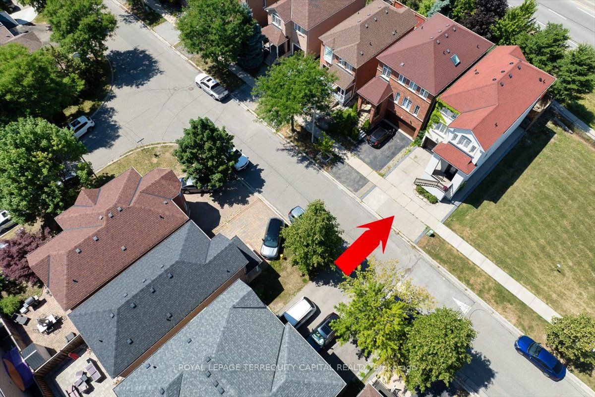 200 Yellowood Circle