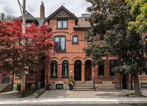 16 Boswell Avenue Toronto ON M5R 1M4