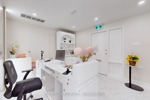 42 Village Centre Mississauga ON L4Z 1V9