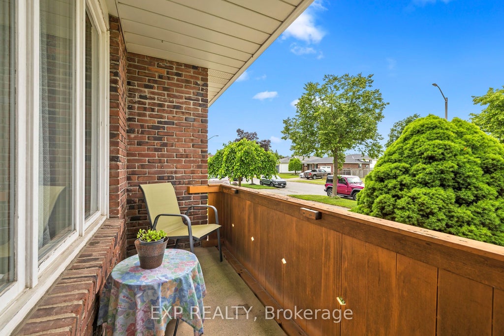 Photo of 7430 Alex Avenue, Niagara Falls, ON L2G 7V1 (MLS # X13470292)