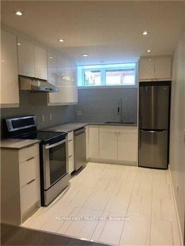 167 Quebec Avenue Lower