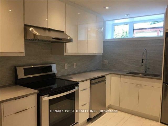 167 Quebec Avenue Lower